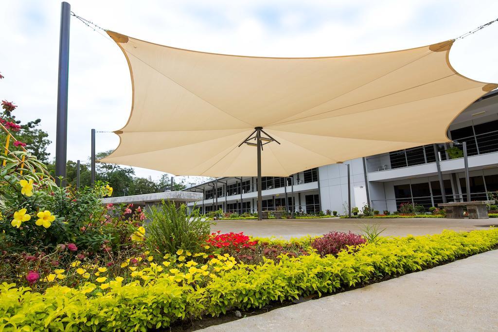 Crossroads Hotel Lae Omili Exterior foto